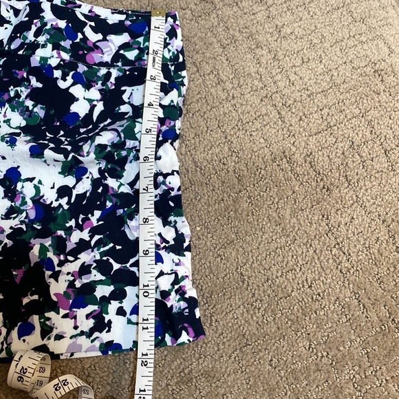 Margaret M shorts, size small - Picture 3 of 5